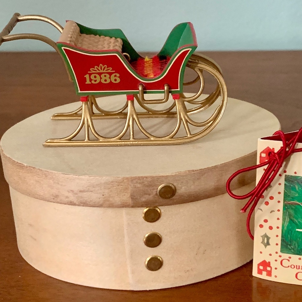 Hallmark Country Treasures Sleigh  Ornament 1986